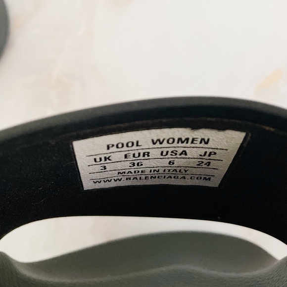 BALENCIAGA || Women’s Pool Slides In Black/Fluo Green - Picture 12 of 14